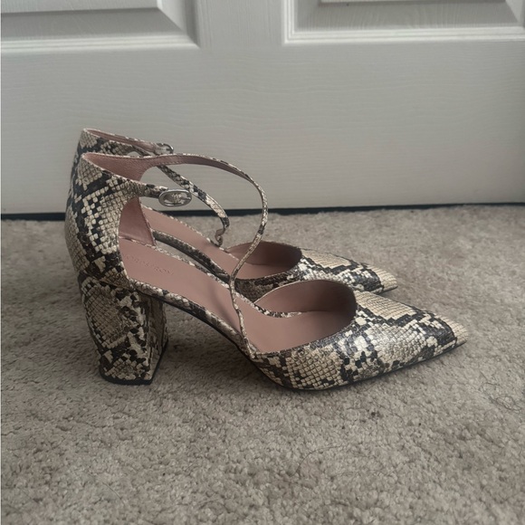 Nordstrom Paola Ankle Strap Pointed Toe Pump Ivory Snake - Picture 3 of 5